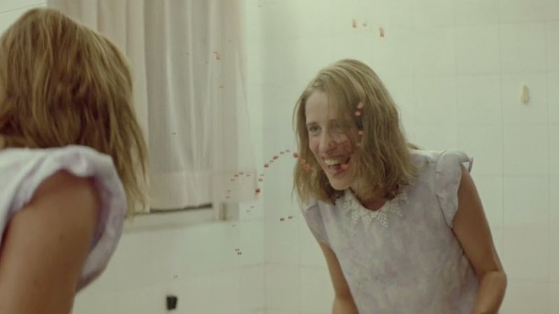 Dogtooth (2009)